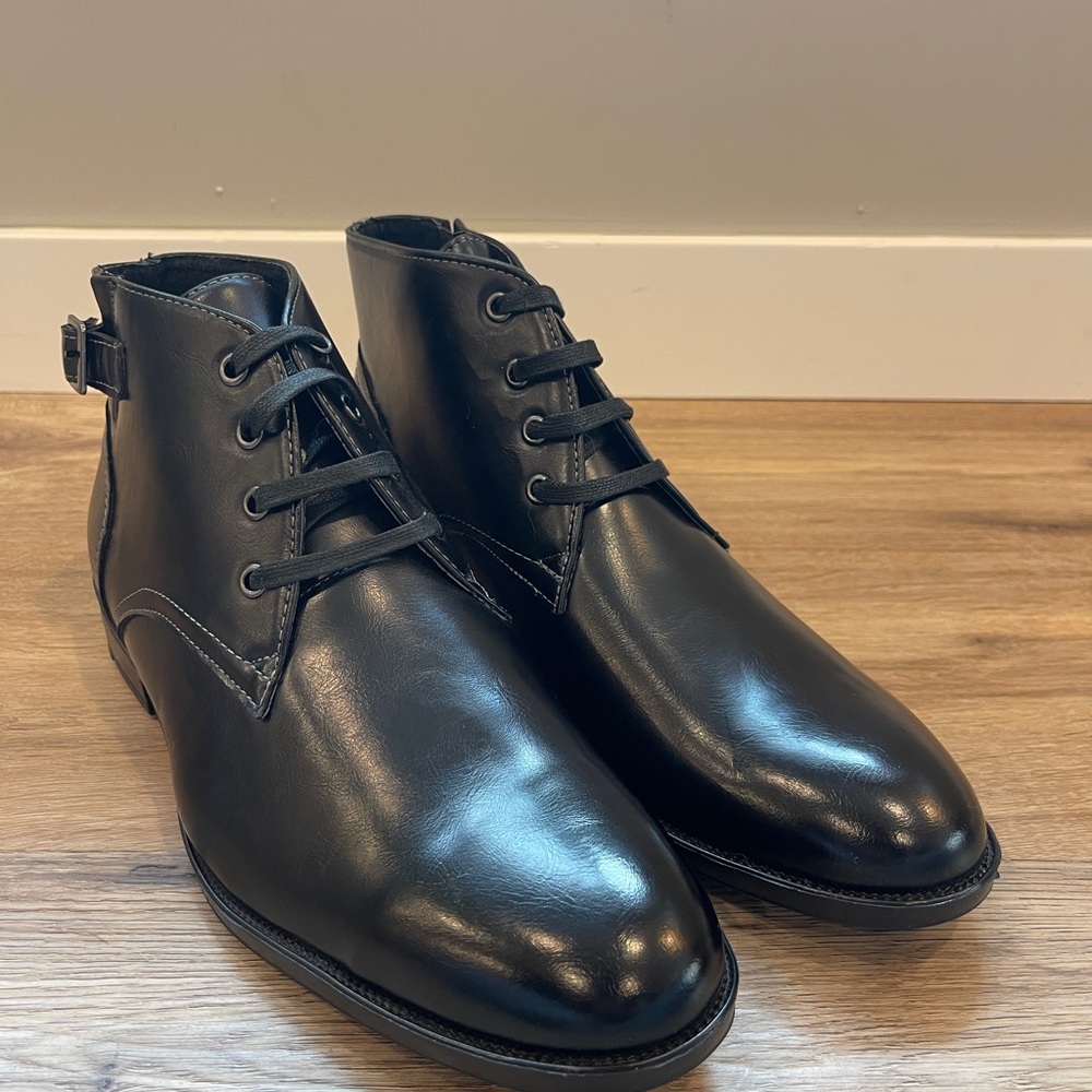 Solo Black Chukka Boots for Men